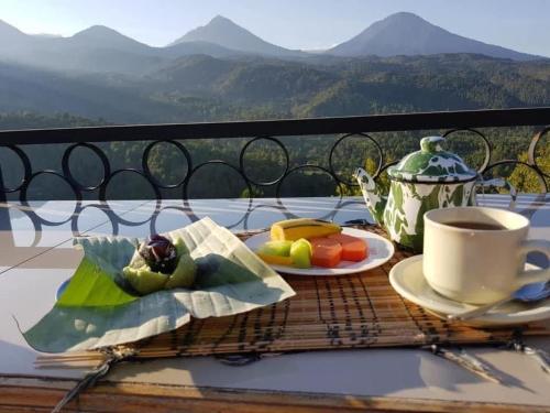 Nespecifikovaný výhled na hory nebo výhled na hory při pohledu z penzionu