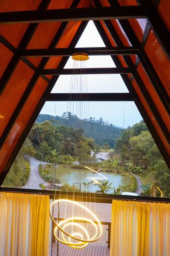 Landskap semula jadi dekat dengan chalet