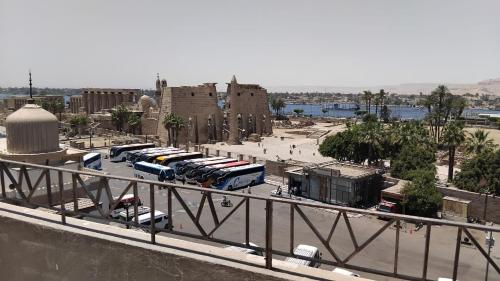 Nespecifikovaný výhled na destinaci Luxor nebo výhled na město při pohledu z apartmánu