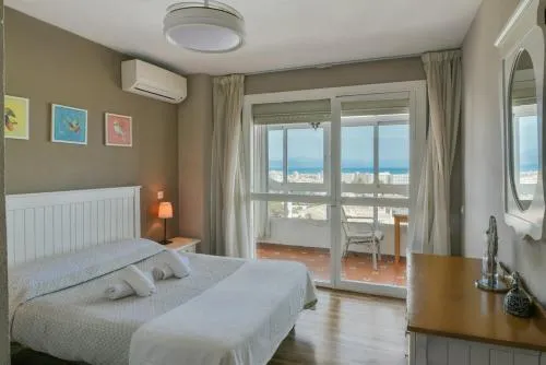 Fantastic seaviews & pool, close to beach photo 1