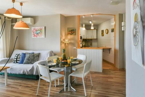 Fantastic seaviews & pool, close to beach photo 7