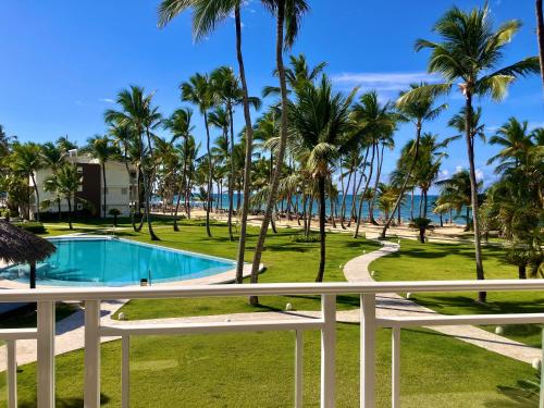 Piscina en o cerca de Beach Front Apartments by Playa Palmera