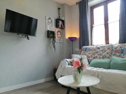 Estudio rústico y funcional perfecto para parejas - Cuc 4