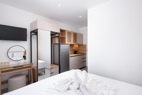 ポトスにあるOlivento Beach Front Suitesのギャラリーの写真