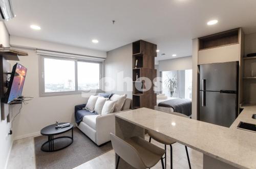 Dapur atau dapur kecil di Elegant Apartment Blocks Away From La Galeria