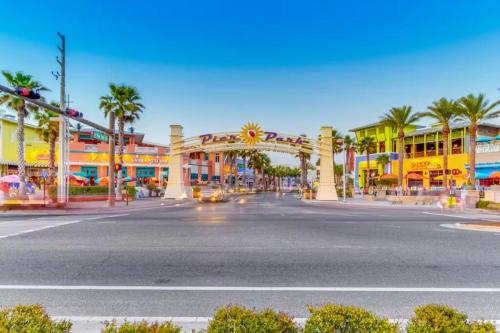 Twenty First Gulf Front 3BR 3BA Sleeps 8 Panama City Beach photo 26