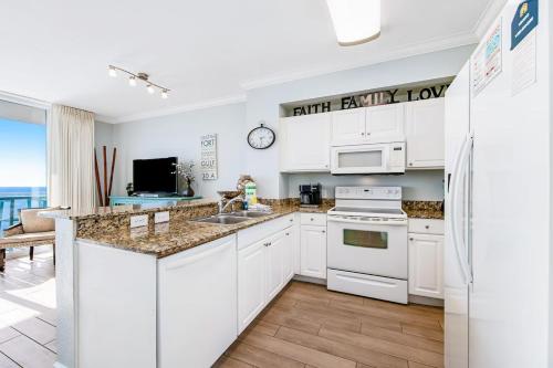 Twenty First Gulf Front 3BR 3BA Sleeps 8 Panama City Beach photo 22