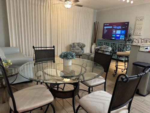 Twenty First Gulf Front 3BR 3BA Sleeps 8 Panama City Beach photo 19