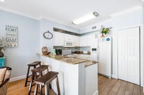 Twenty First Gulf Front 3BR 3BA Sleeps 8 Panama City Beach photo 25