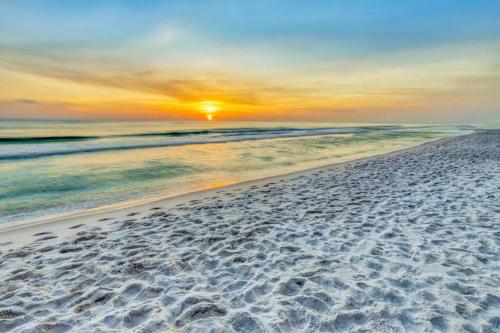 Twenty First Gulf Front 3BR 3BA Sleeps 8 Panama City Beach photo 4