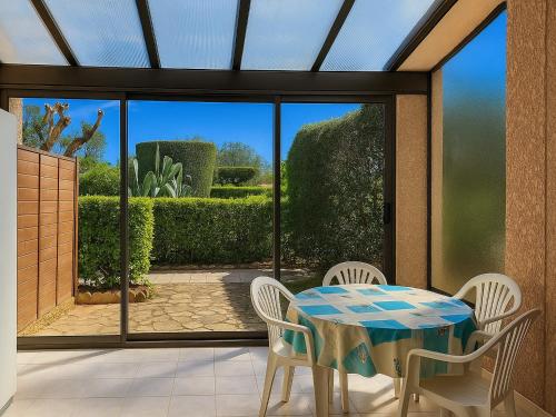 Appartement Rez-de-Jardin : Piscine Proche Plage - FR-1-732-8