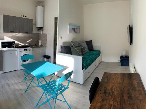 Studio 2 personnes accès direct plage - FR-1-197-624