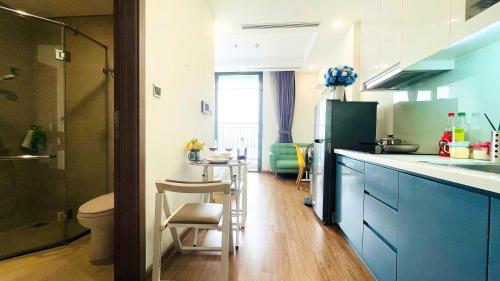 Kuchyň nebo kuchyňský kout v ubytování Studio at Vinhomes Green Bay - Luna's House