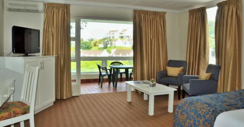 Area tempat duduk di The Estuary Hotel & Spa