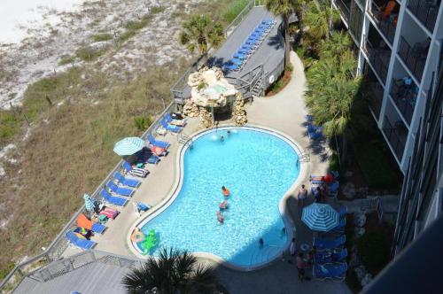 Gulf front condo photo 10
