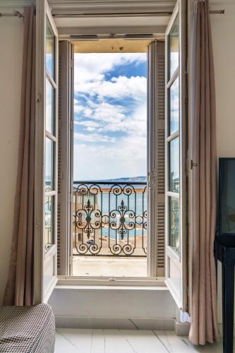 Appartement luxueux à la joliette avec vue Mer