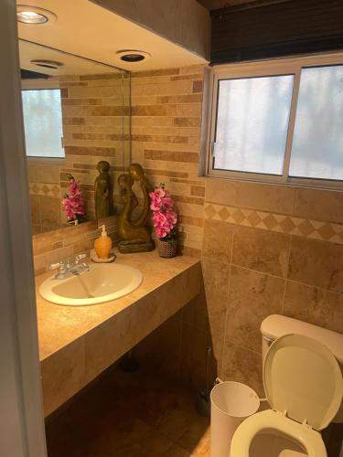 Ένα μπάνιο στο Departamento San Carlos, Sonora, México