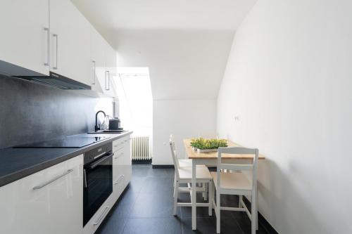 Modern Rooftop Apartment for Long Term Stays