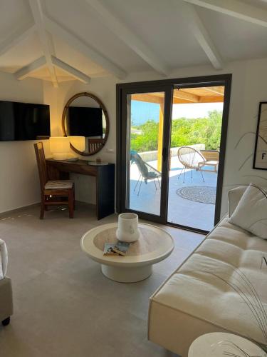 Χώρος καθιστικού στο Sunny Villas