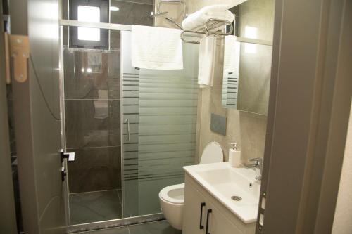 A bathroom at Villa with Private Pool and Jacuzzi 2