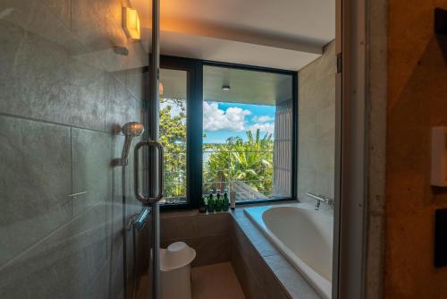 ISOLA BLU Miyakojima -Complimentary 8-Seater Minivan for Your Stay-