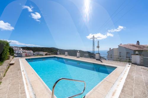 Bel Appartement avec Piscine Commune, Roses, Dulce vida 1 by Welhomy