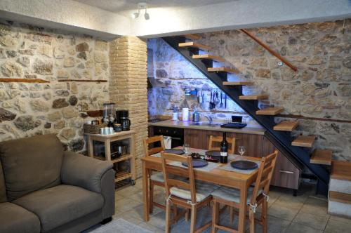Limni Stone Apartments