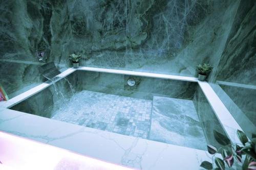 B&B luxury house green