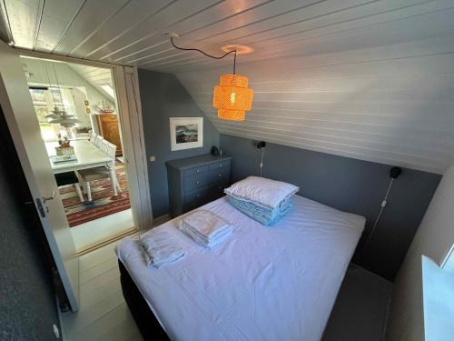 Ένα ή περισσότερα κρεβάτια σε δωμάτιο στο Cozy Holiday Home With Character