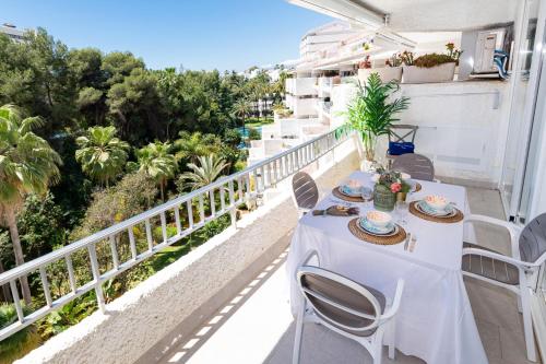 Escapada perfecta en Marbella terraza, piscina parking y sol