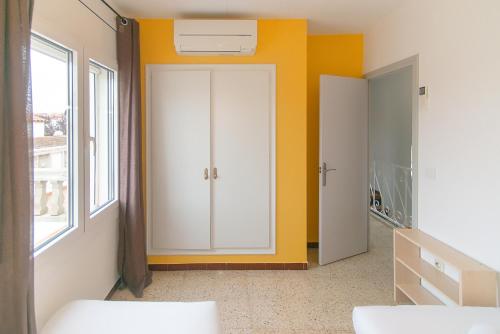 WELCS CASA 089 EMP Cerca del mar, patio y parking privado