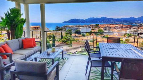 A096 - Superbe appartement avec vue Mer et Piscine