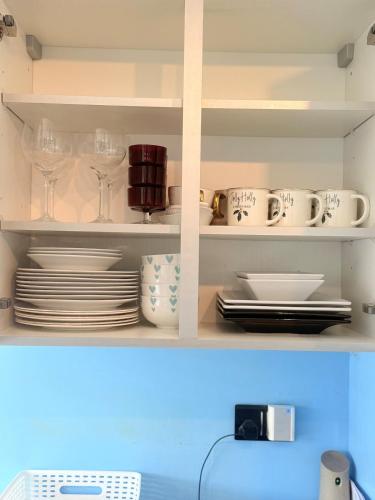 Kuchyň nebo kuchyňský kout v ubytování Heartfelt Cambridge Home