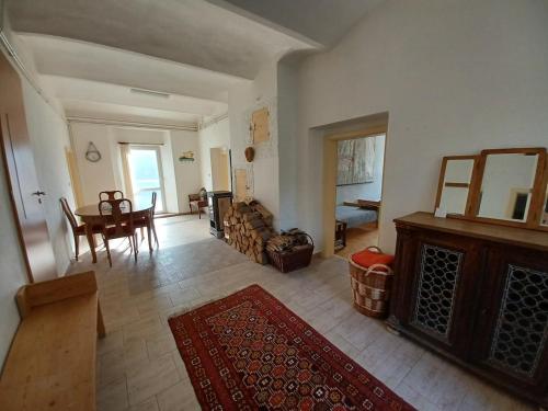 Χώρος καθιστικού στο At 2 donkeys - Country life with a large kitchen