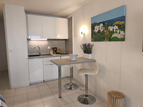 Adoya Plage Studio Vue mer et port Parking gratuit WiFi , Piscine, Tennis