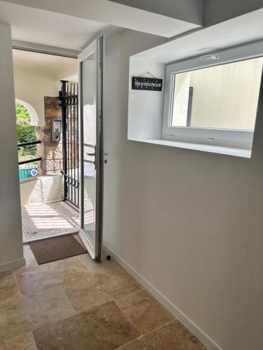 Photo de la galerie de l'établissement Studio Le Rocher, à Cannes