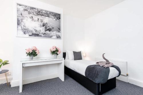 Area soggiorno di Convenient 4 Bedroom Home in Central Grimsby