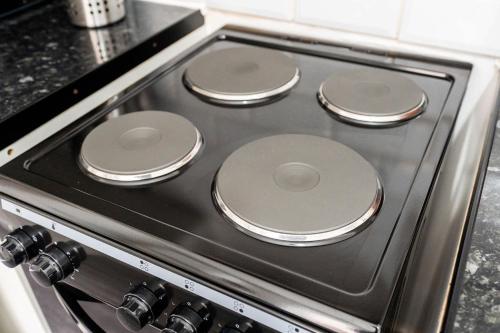 Cucina o angolo cottura di Convenient 4 Bedroom Home in Central Grimsby