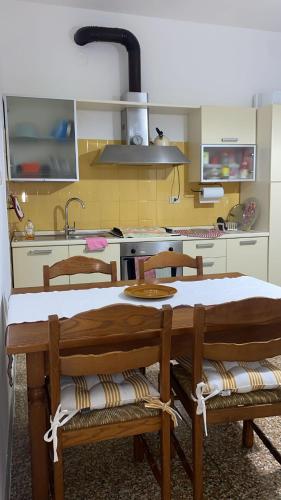 Kuchyň nebo kuchyňský kout v ubytování Apartment Caorso Rino