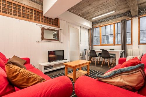 Apartment sleeping up to 10 in Morzine Centre