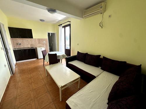 Gallery image of Guesthouse Apartments in Donji Štoj
