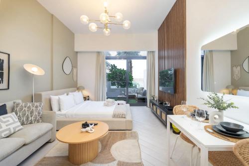 Free housekeeping visits during your stay - StayShort - Peaceful Studio - Perfect for Relaxation in JVC