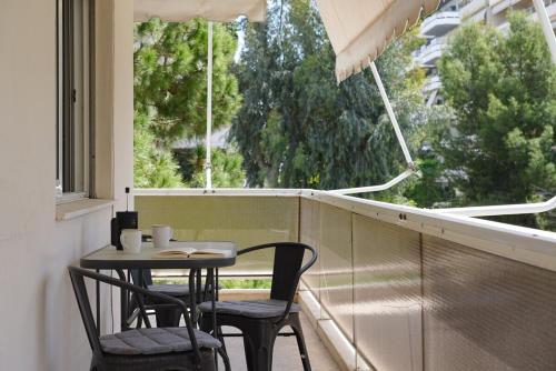 Family Flat for 4 next to the Flisvos Marina by Filos Inc