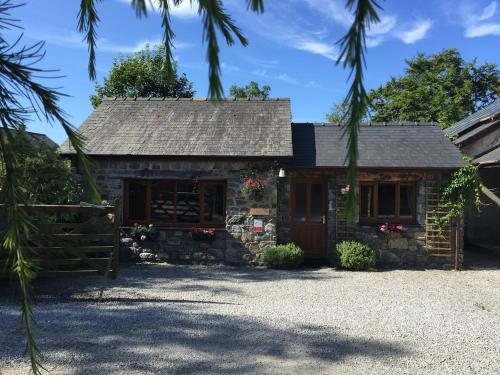 Das Gebäude in dem sich das Ferienhaus befindet