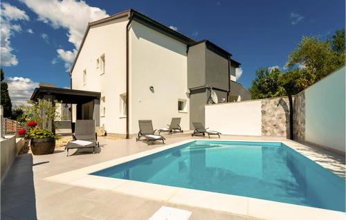 Stunning Home In Soline