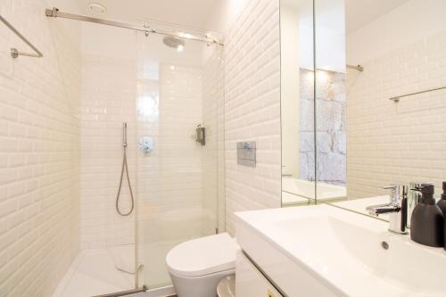 LovelyStay - Dirk Apartment - Almada 4º F