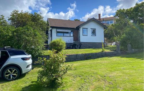 Amazing Home In Västra Frölundaにある庭