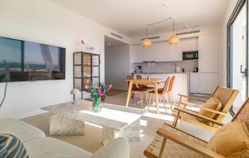 Beautiful Apartment In Fuengirola