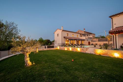 Modern Istrian Villa Sirola by Istrabook