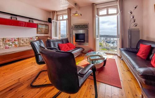 Posezení v ubytování 2 Bedroom Stunning Home In Quiberon